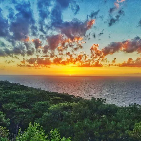 Rocas Roja Beach Campsite Faralya