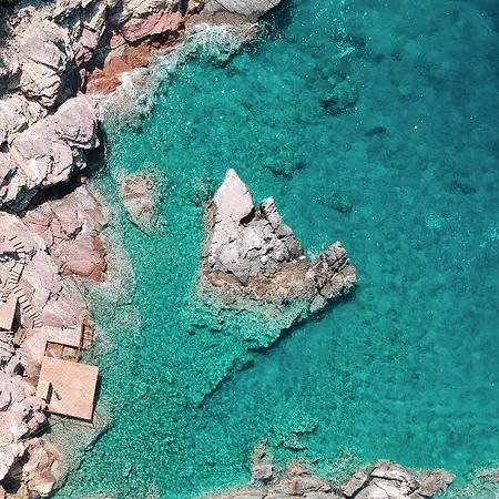 Rocas Roja Beach Parque de Campismo Faralya