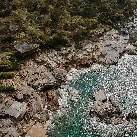 Rocas Roja Beach * Faralya